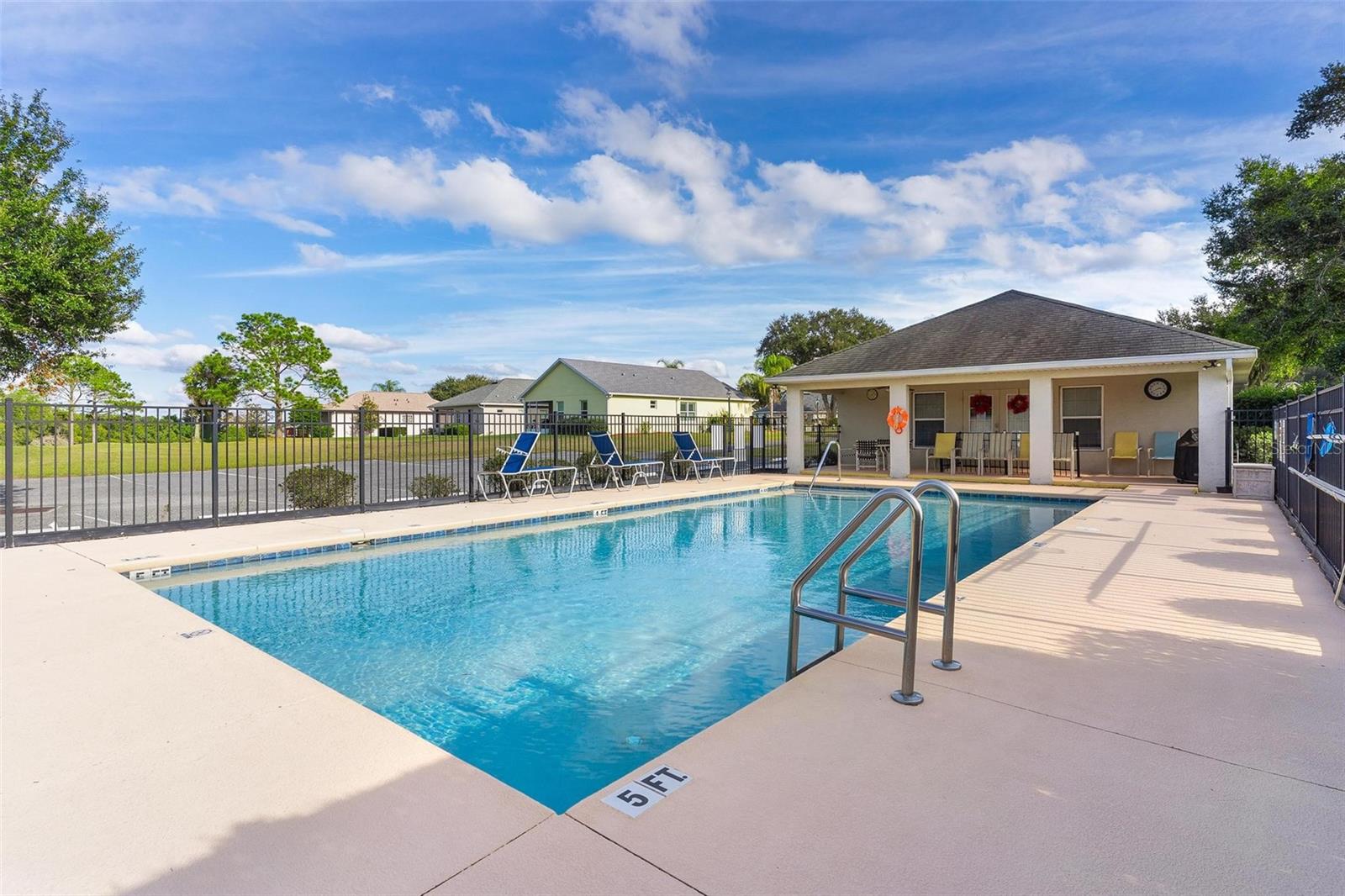 TWIN LAKES ESTATES - Residential