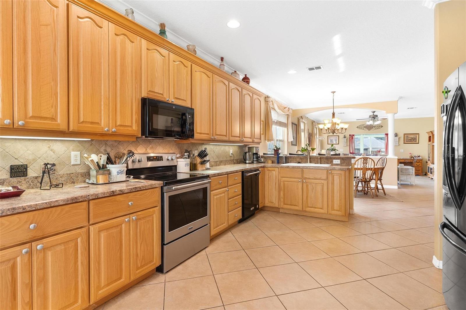 TWIN LAKES ESTATES - Residential