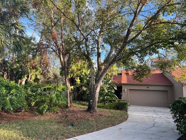10 WOODRIDGE CIRCLE