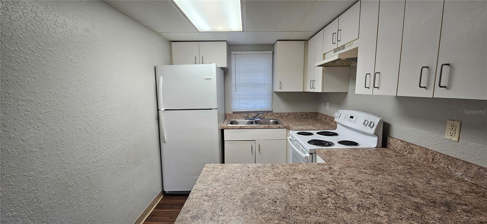 MASON & CARSWELLS HOLLY HILL - Residential Lease