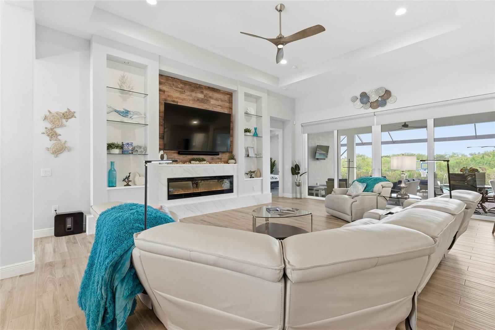 LAKEHOUSE COVE/WATERSIDE PH 1 - Residential