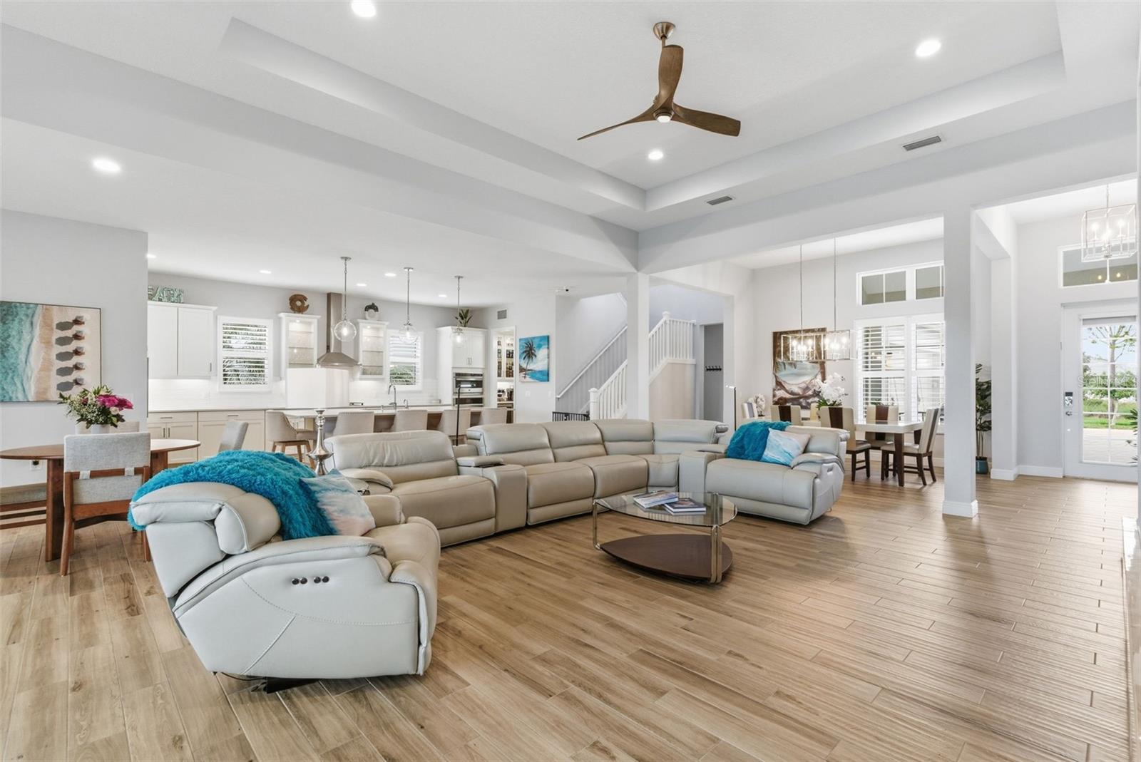 LAKEHOUSE COVE/WATERSIDE PH 1 - Residential