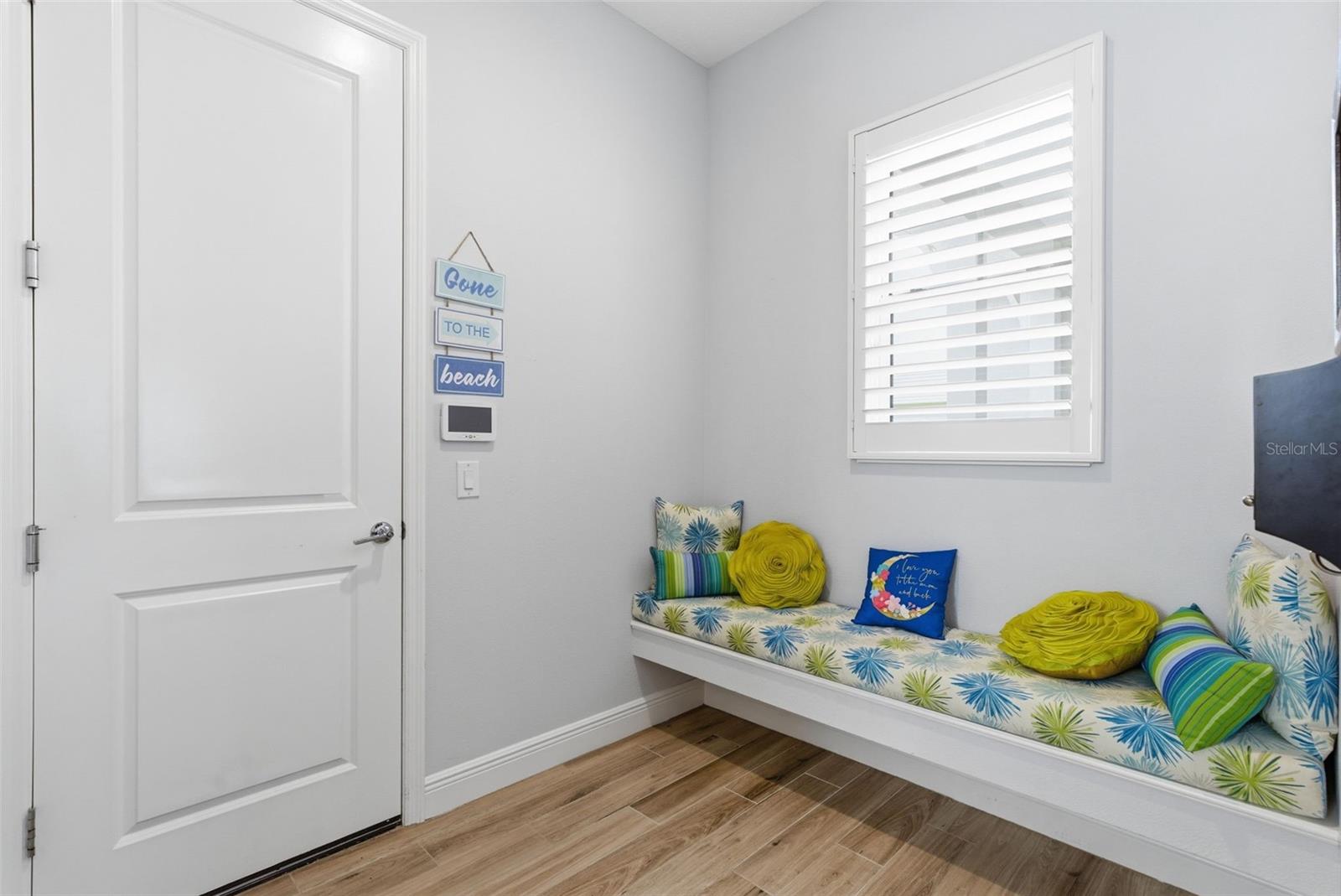 LAKEHOUSE COVE/WATERSIDE PH 1 - Residential