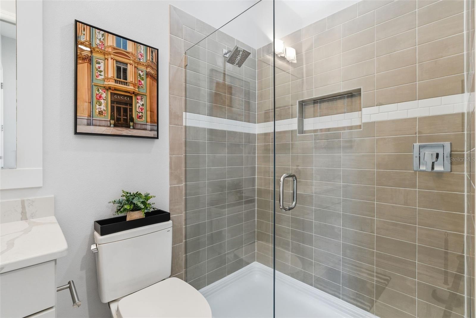 LAKEHOUSE COVE/WATERSIDE PH 1 - Residential