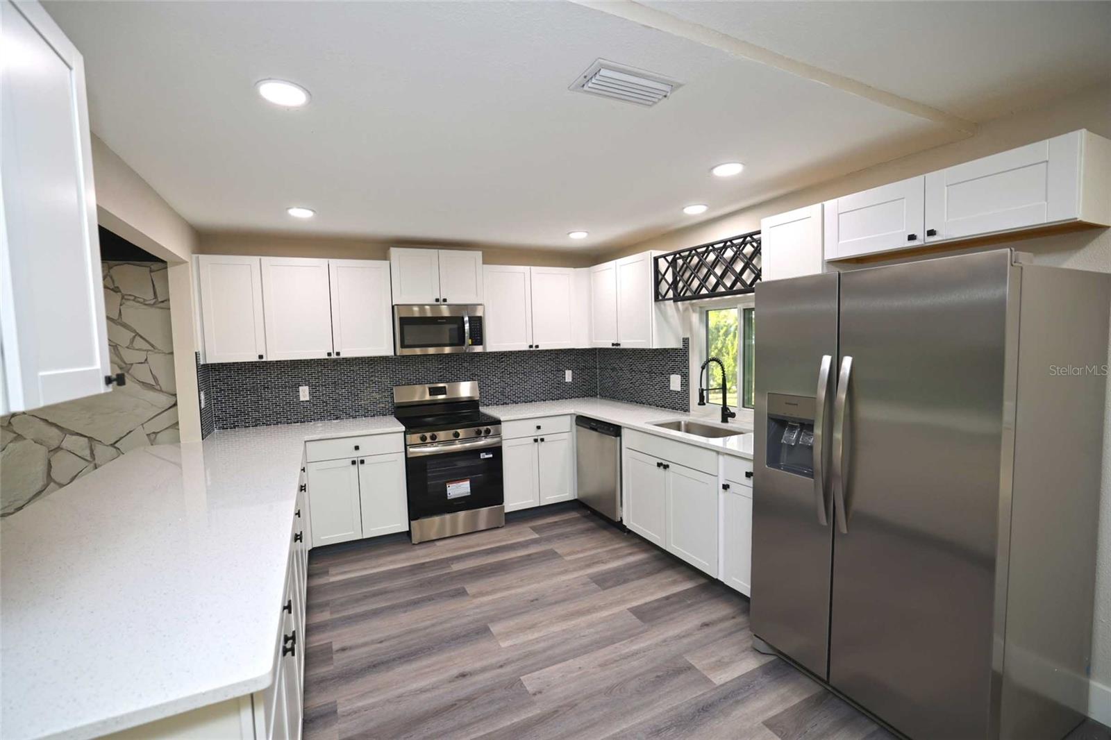 CENTER GATE WOODS - Residential