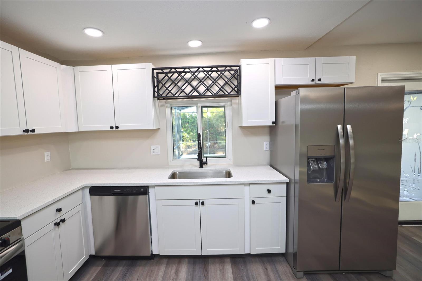 CENTER GATE WOODS - Residential