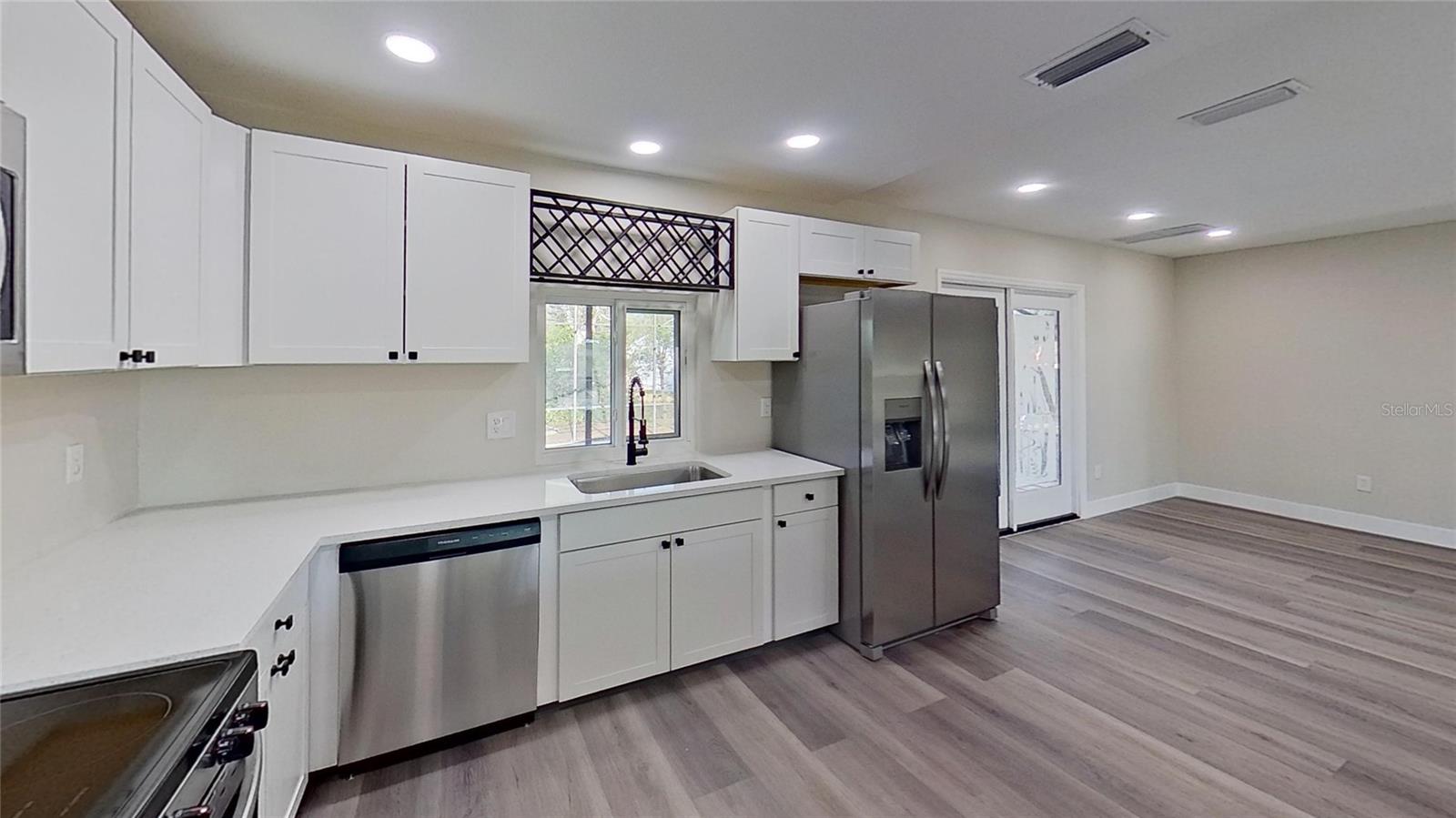 CENTER GATE WOODS - Residential