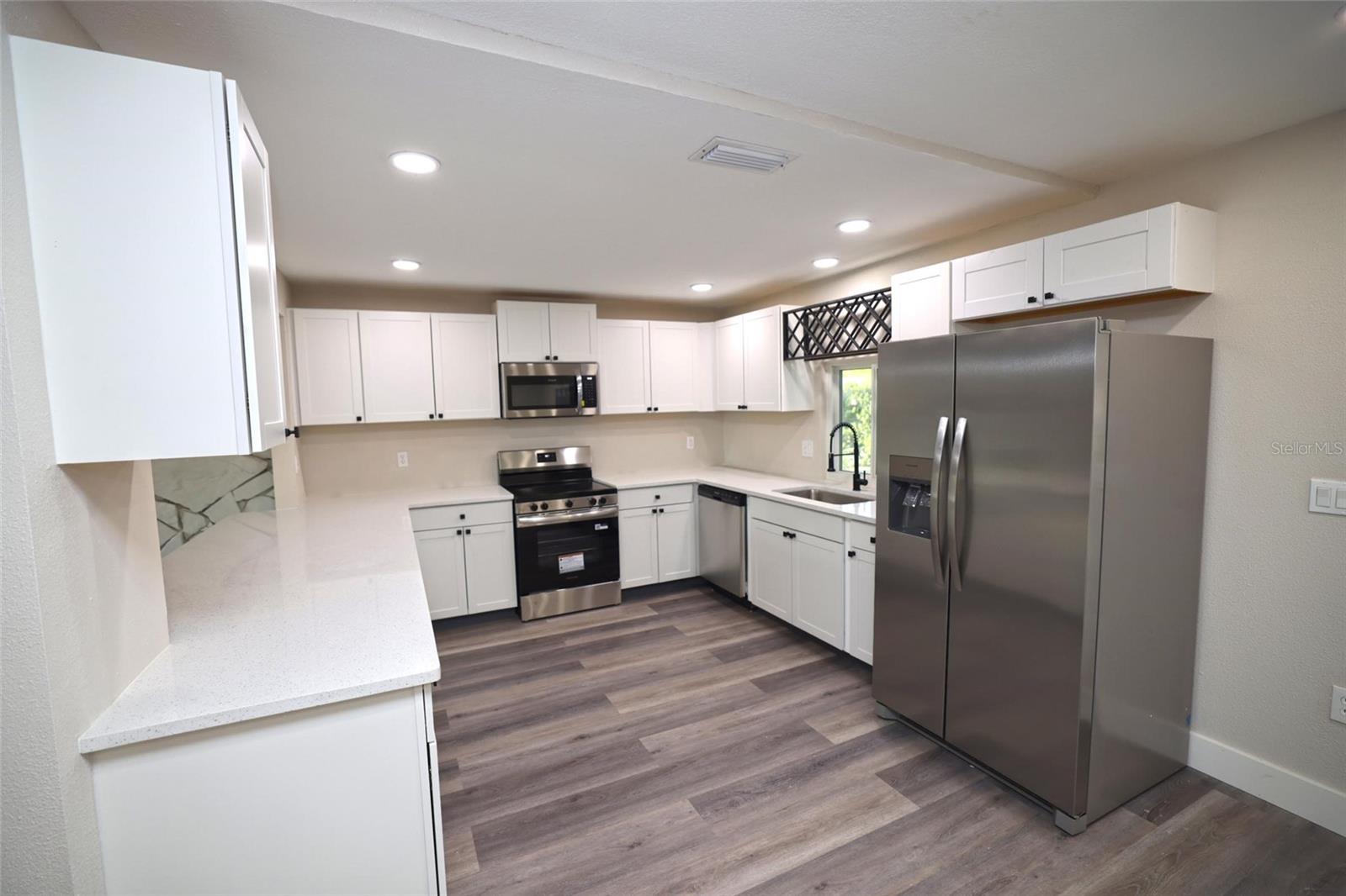 CENTER GATE WOODS - Residential