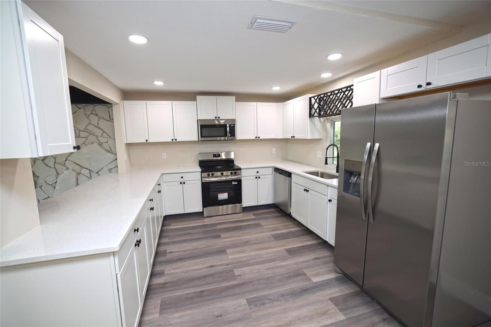 CENTER GATE WOODS - Residential