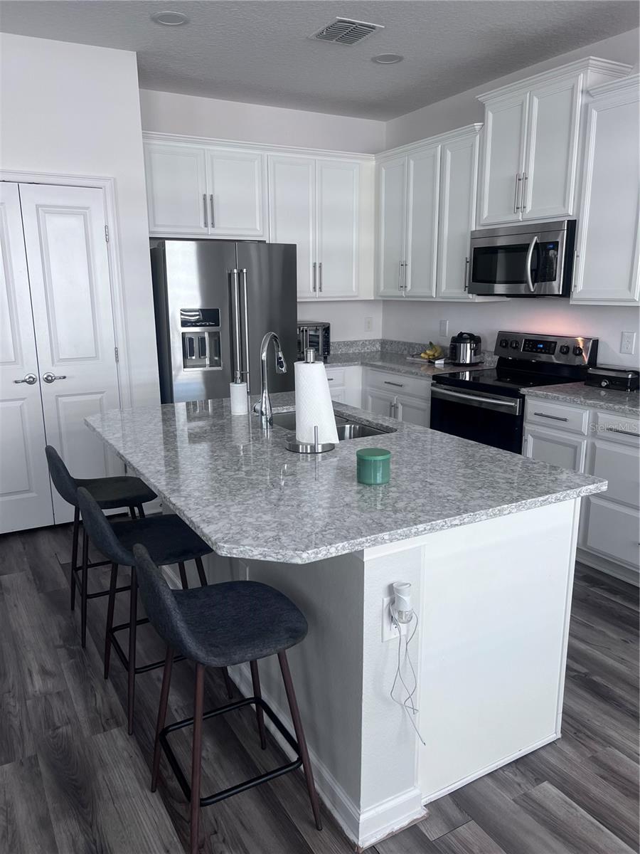 REDBRIDGE SQUARE - Residential