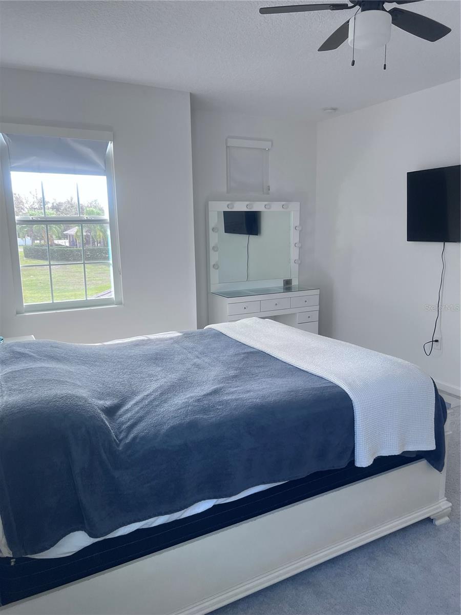 REDBRIDGE SQUARE - Residential