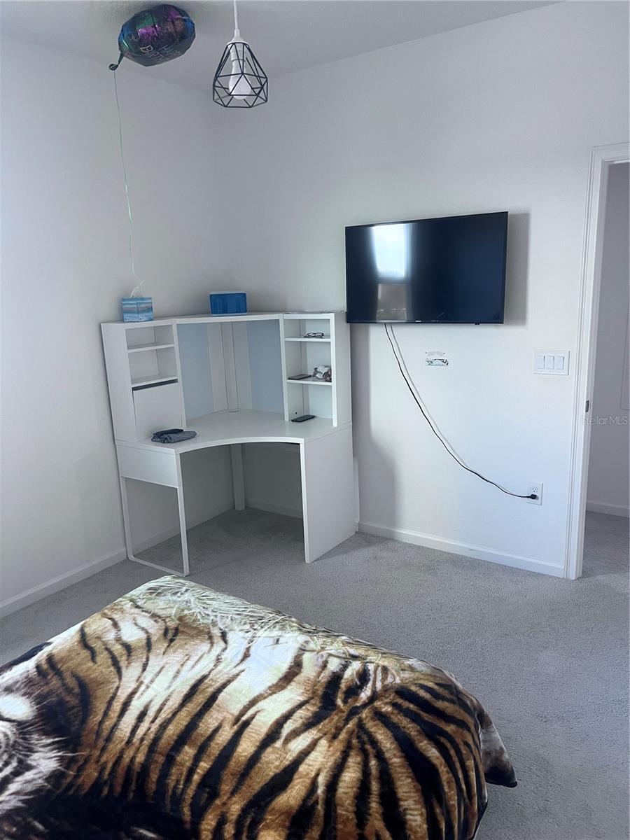 REDBRIDGE SQUARE - Residential