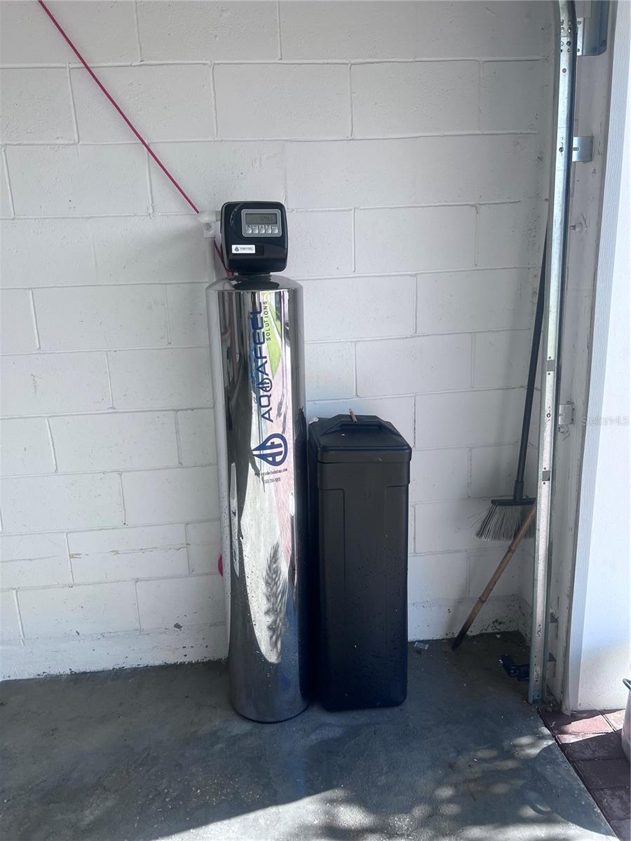 REDBRIDGE SQUARE - Residential