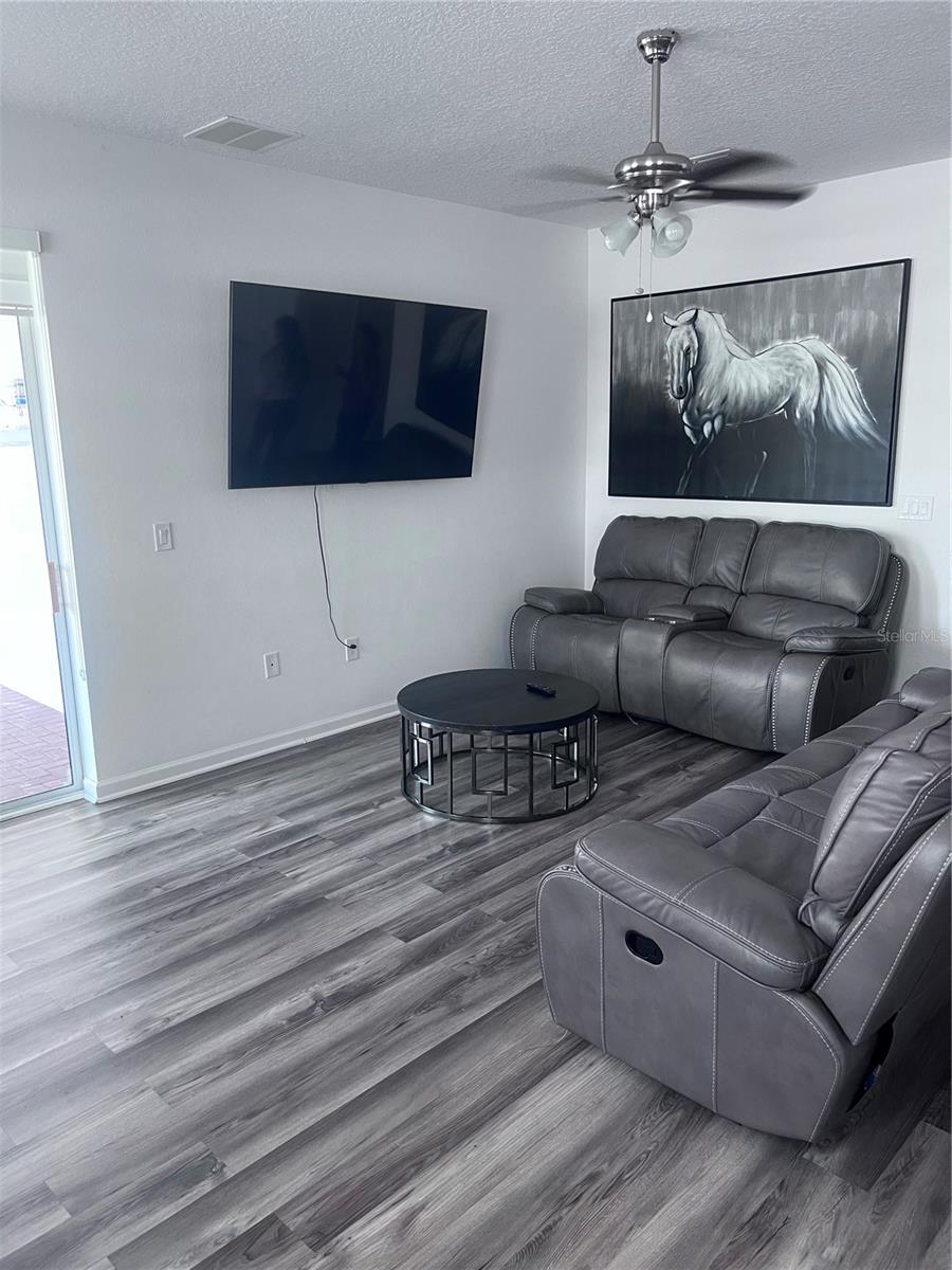 REDBRIDGE SQUARE - Residential