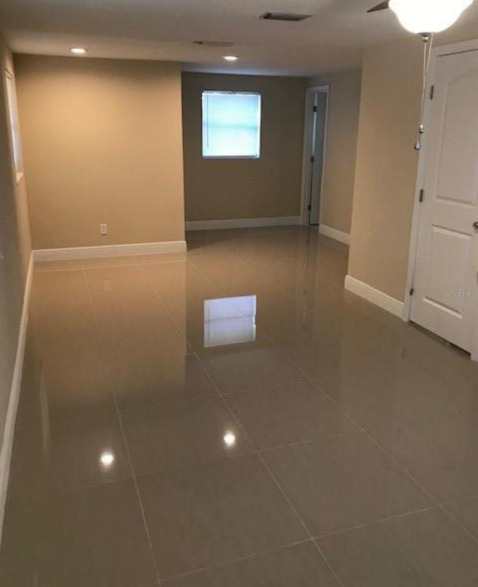 1412 SUNSET LANE