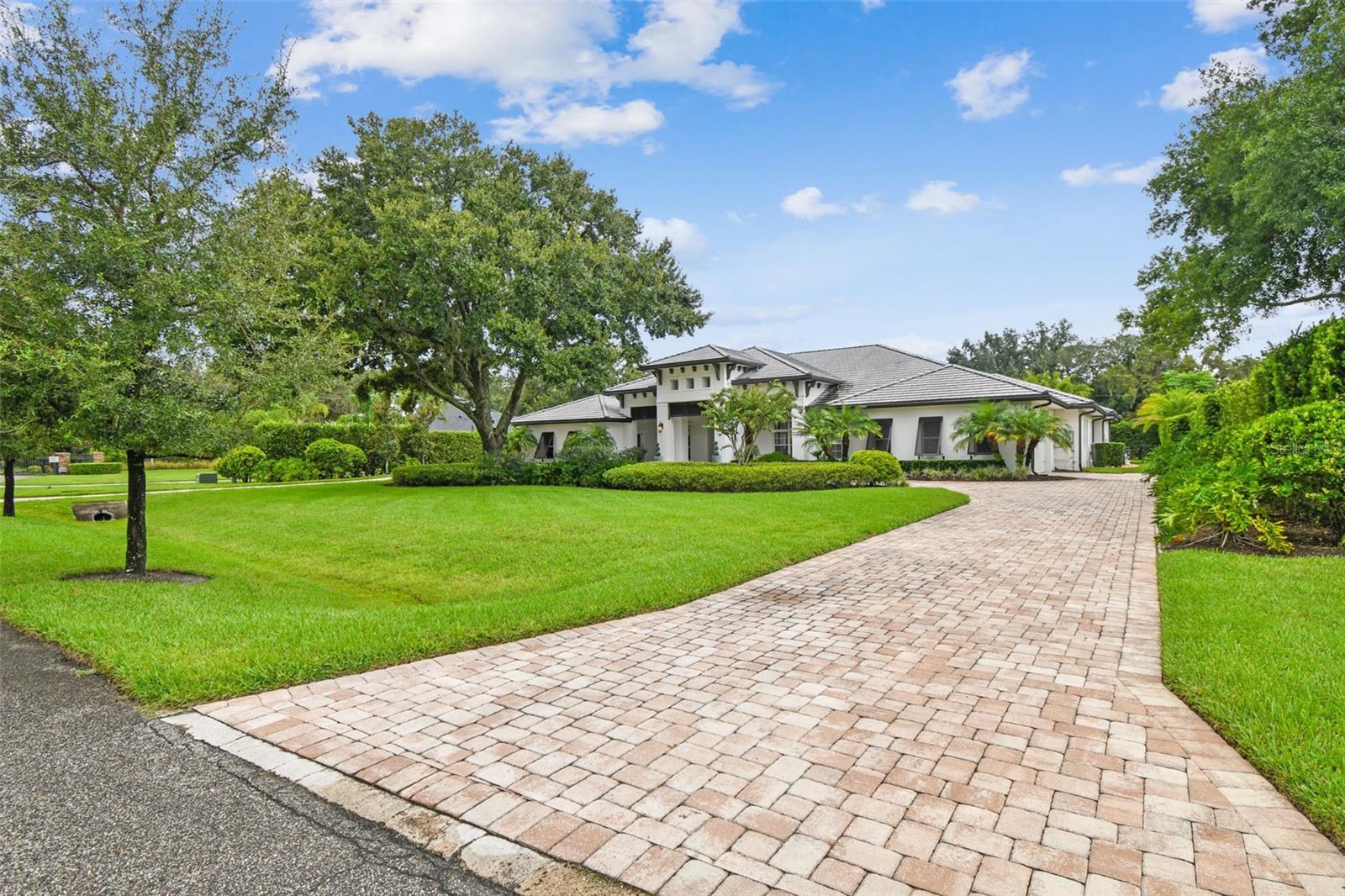 8515 LOCH DRIVE