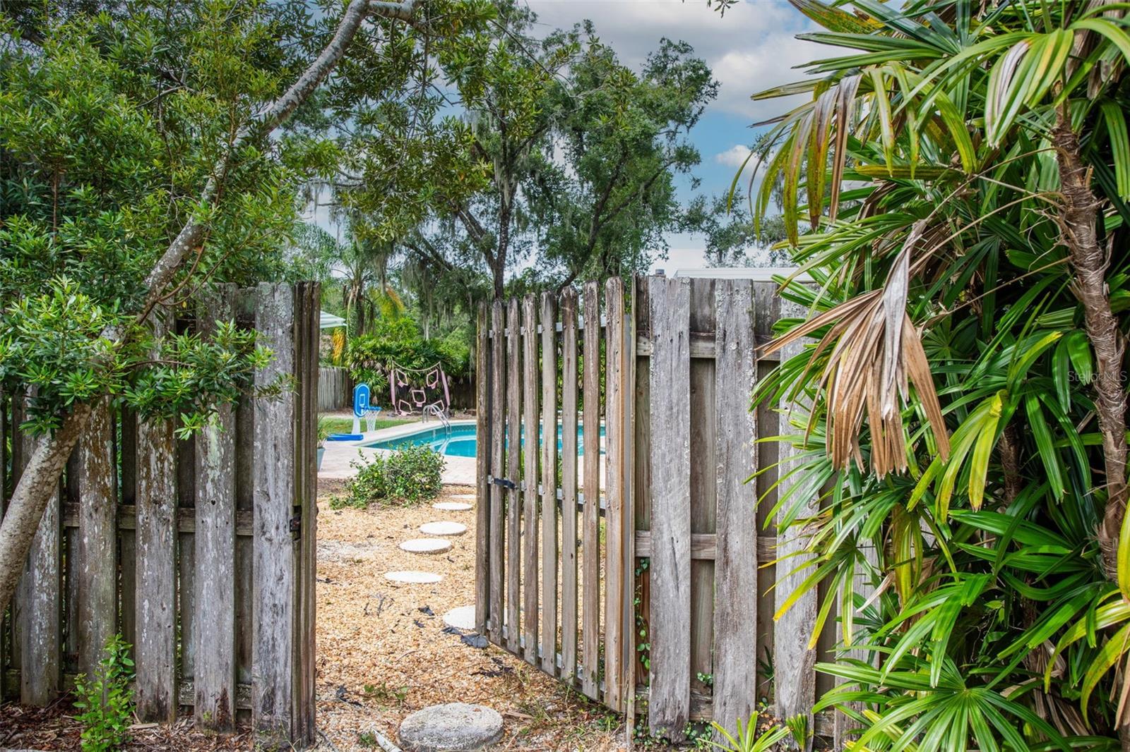 TEMPLE TERRACE ESTATES - Residential