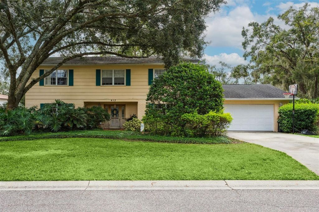 Photo of 413 Montrose Avenue, Temple Terrace, FL 33617 (MLS # TB8430992)