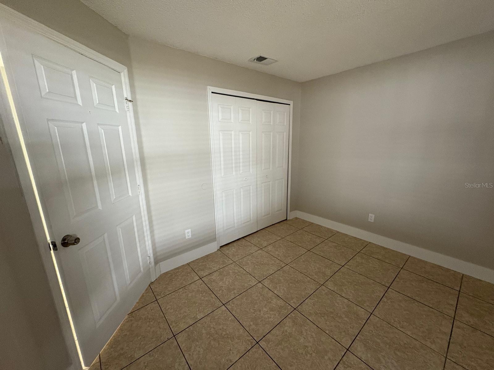 ROYAL RDG - Residential Lease