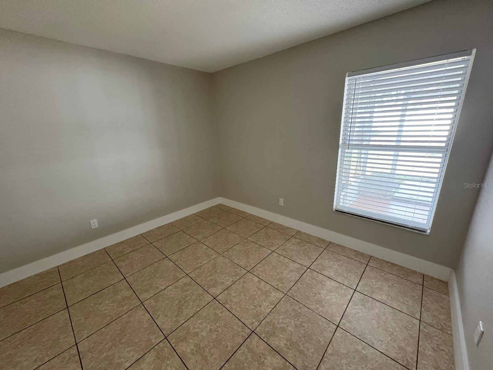 ROYAL RDG - Residential Lease