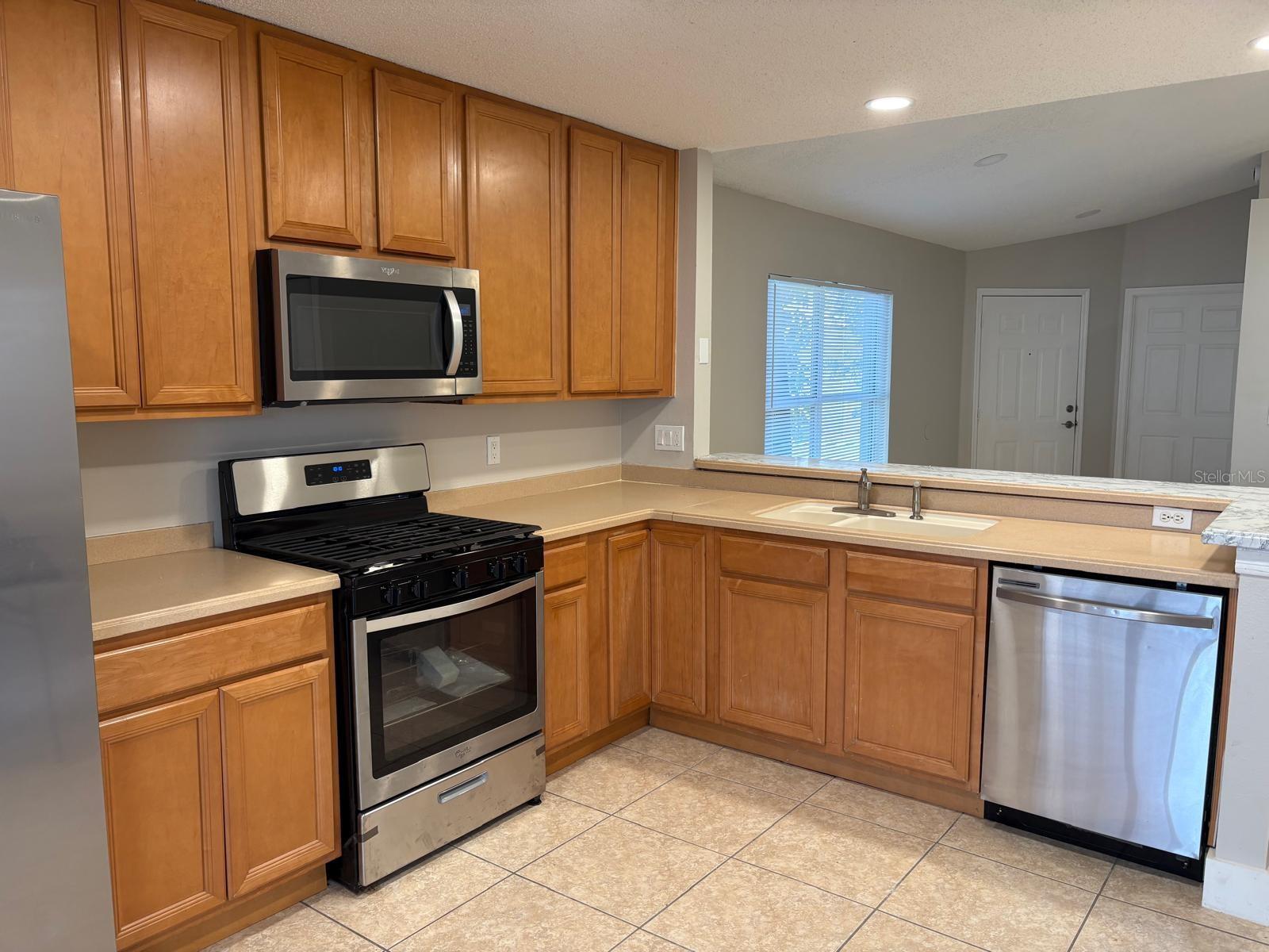 ROYAL RDG - Residential Lease