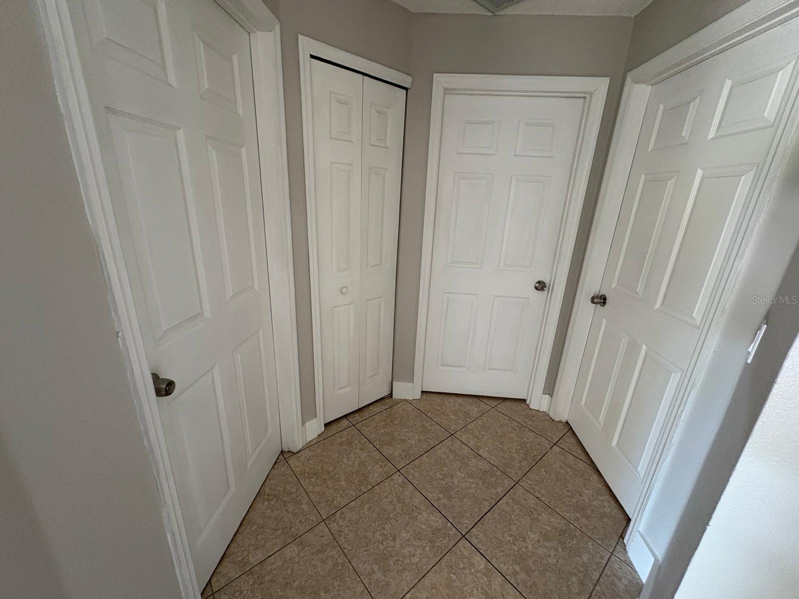 ROYAL RDG - Residential Lease