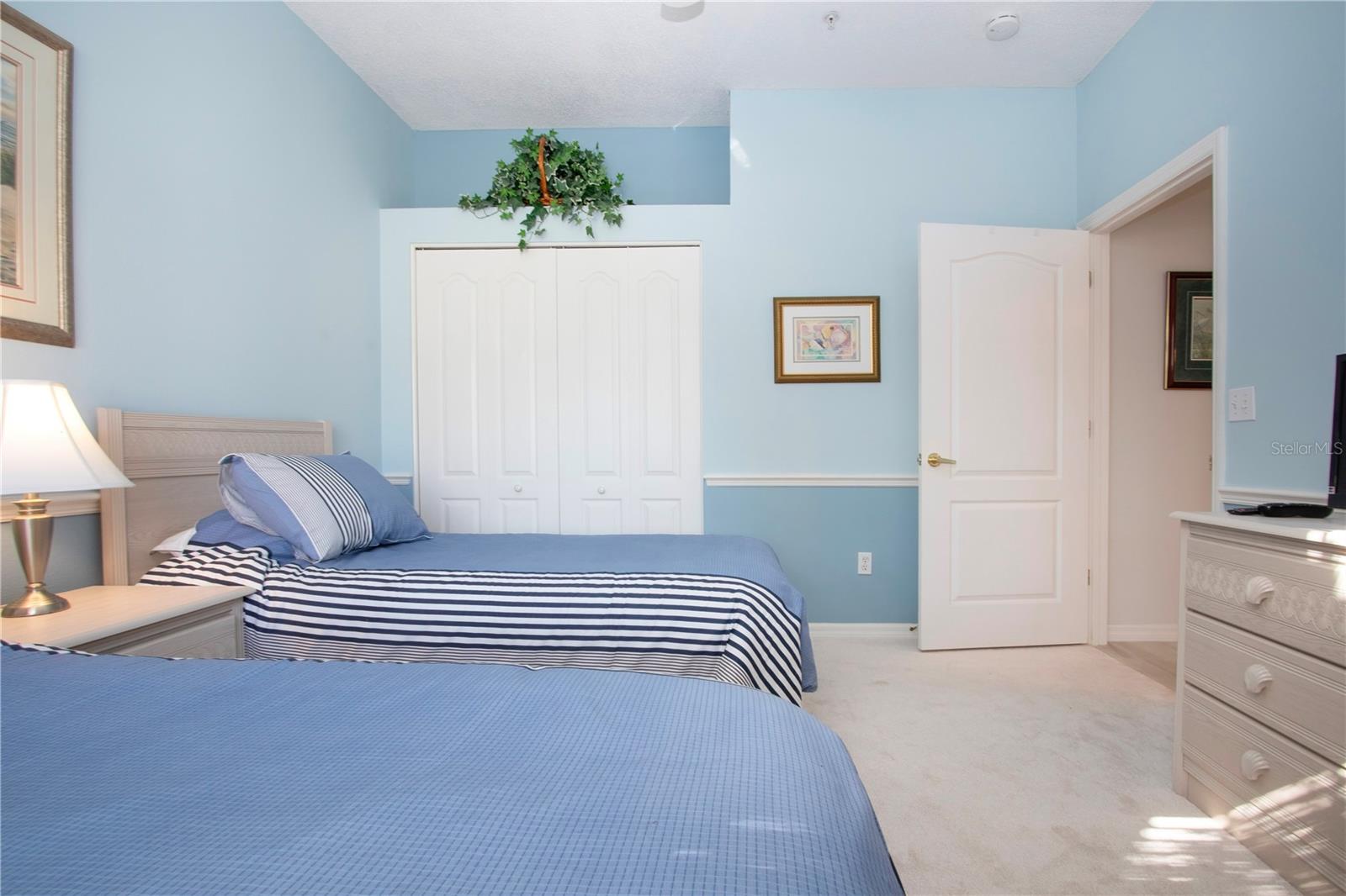 HERITAGE OAKS GOLF & COUNTRY CLUB - Residential