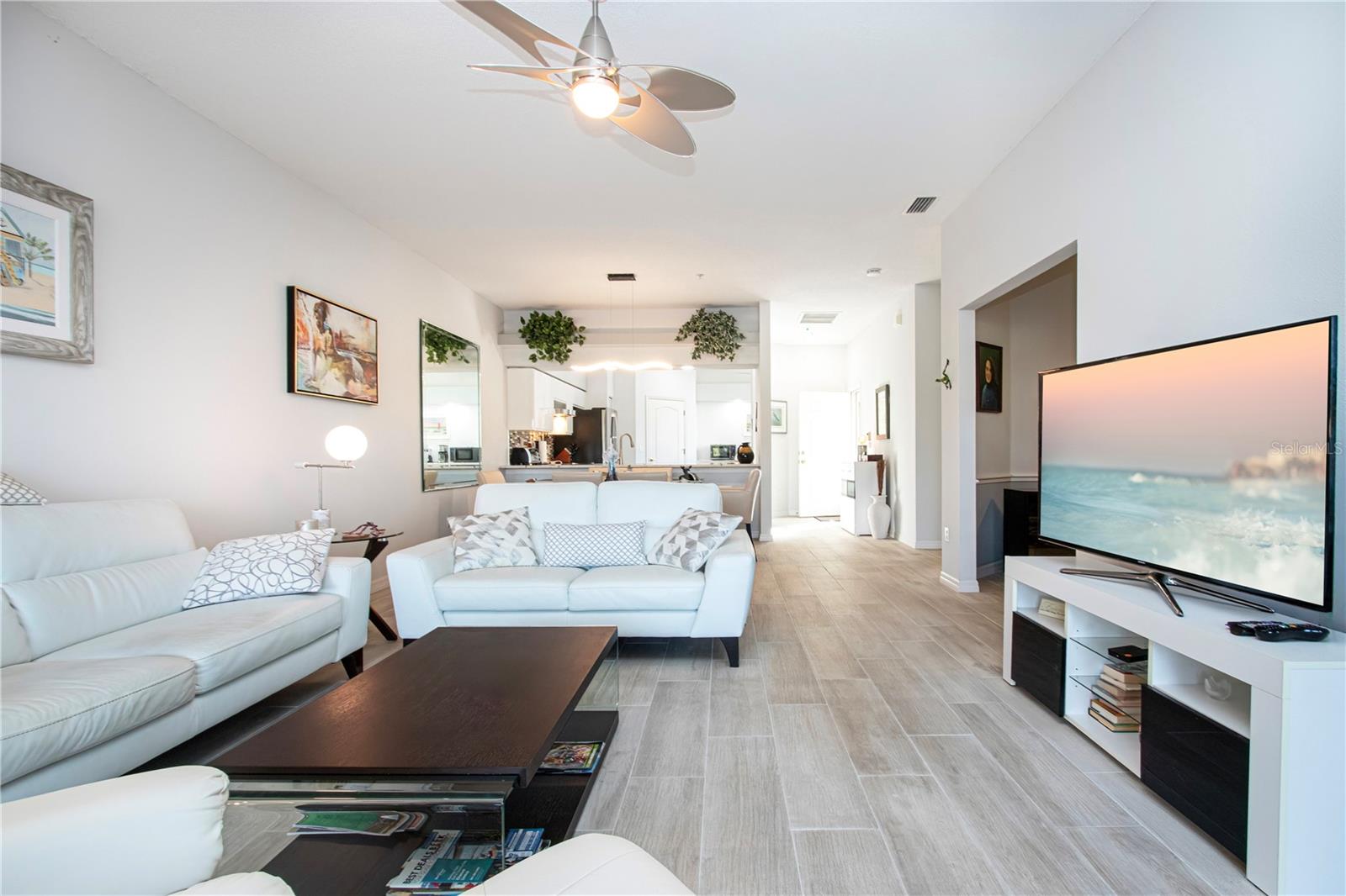 HERITAGE OAKS GOLF & COUNTRY CLUB - Residential