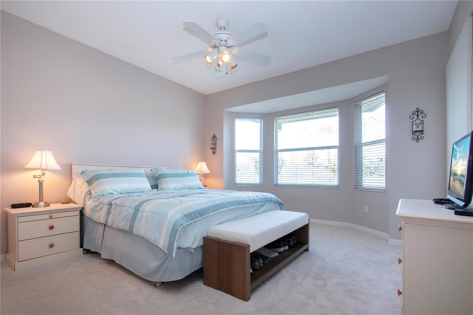 HERITAGE OAKS GOLF & COUNTRY CLUB - Residential