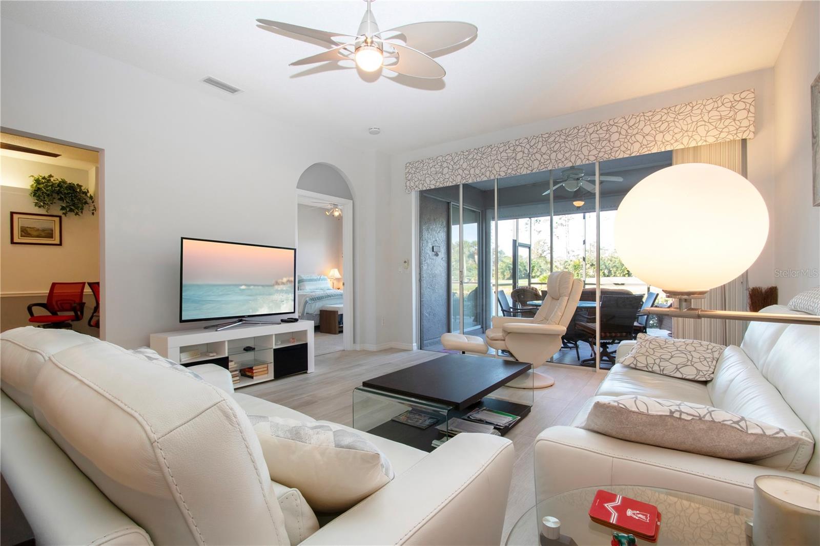 HERITAGE OAKS GOLF & COUNTRY CLUB - Residential