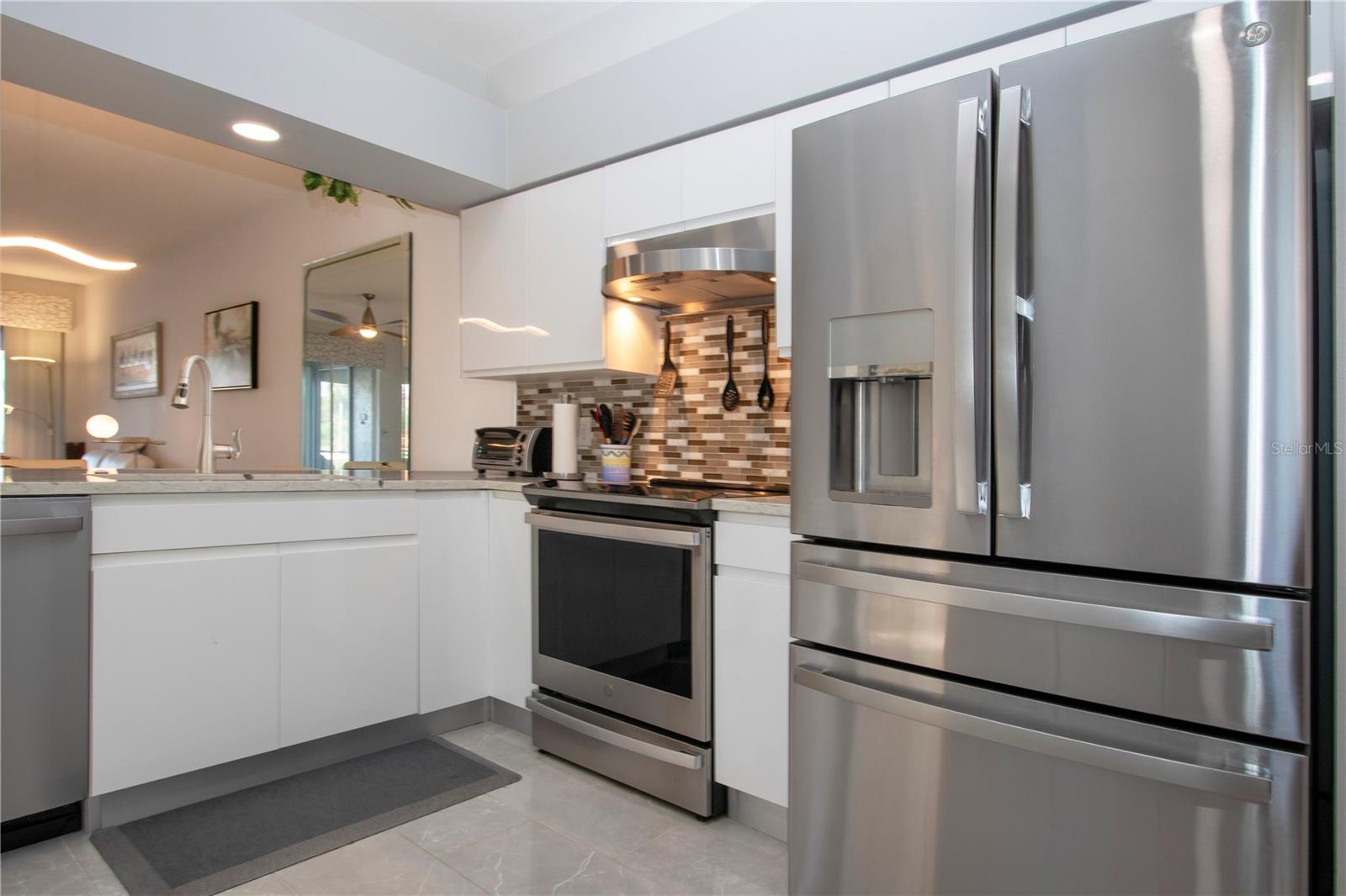 HERITAGE OAKS GOLF & COUNTRY CLUB - Residential