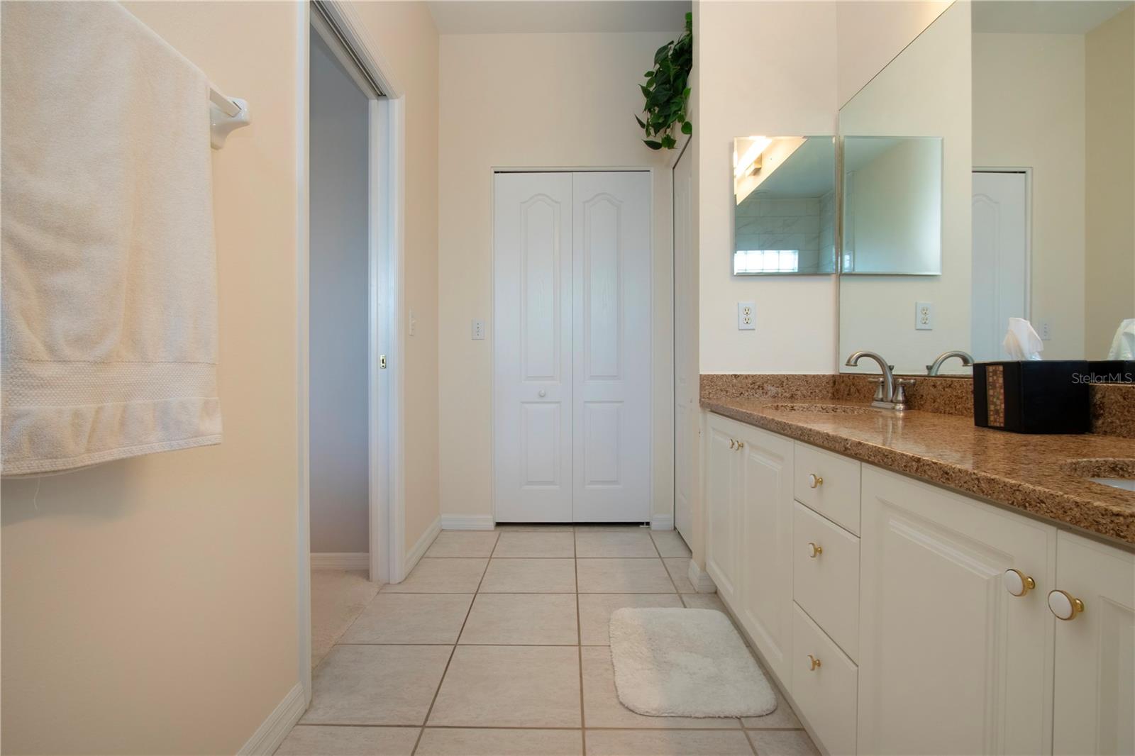 HERITAGE OAKS GOLF & COUNTRY CLUB - Residential