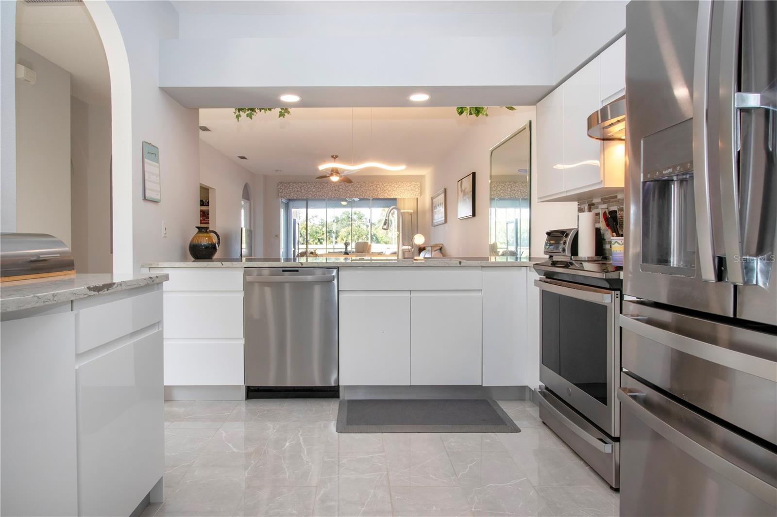 HERITAGE OAKS GOLF & COUNTRY CLUB - Residential