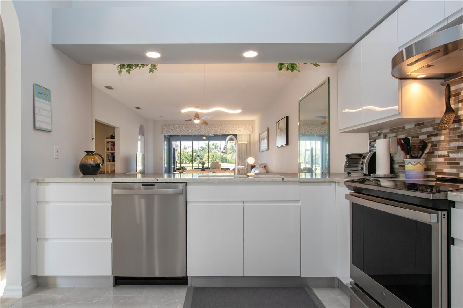 HERITAGE OAKS GOLF & COUNTRY CLUB - Residential