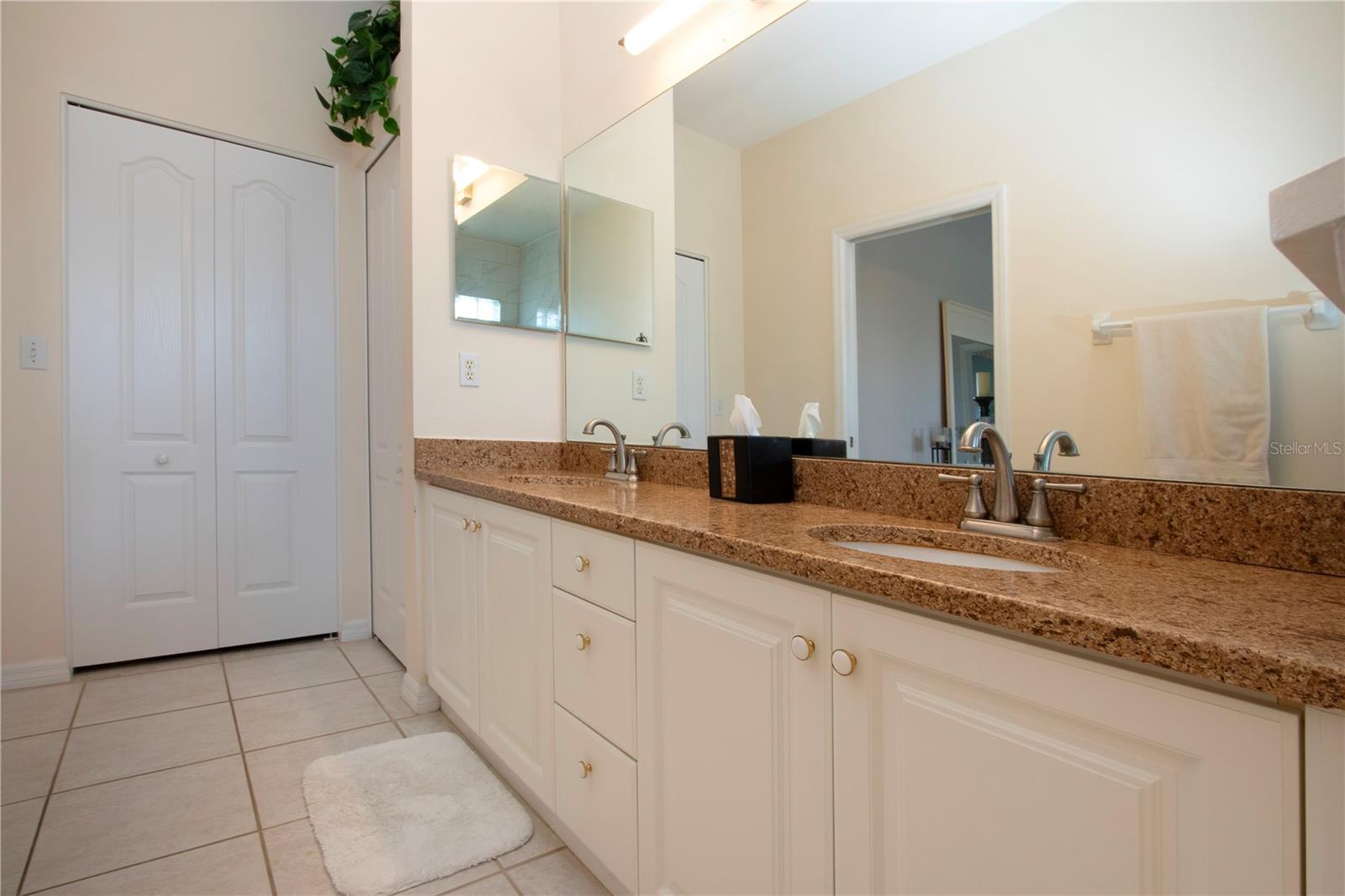 HERITAGE OAKS GOLF & COUNTRY CLUB - Residential