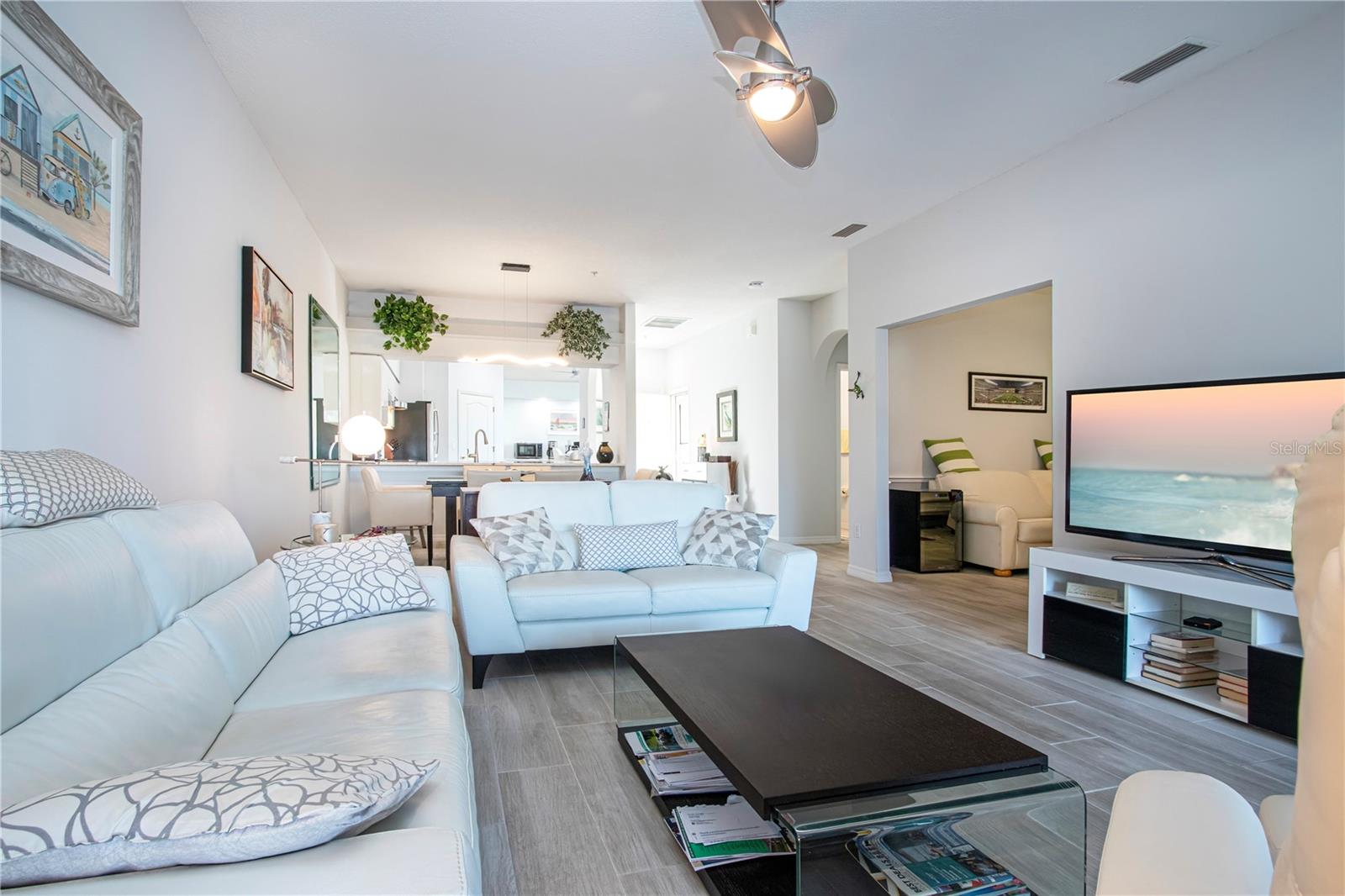 HERITAGE OAKS GOLF & COUNTRY CLUB - Residential