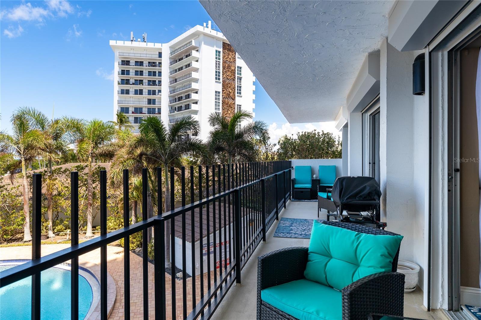 ST ARMAND TOWERS - Residential