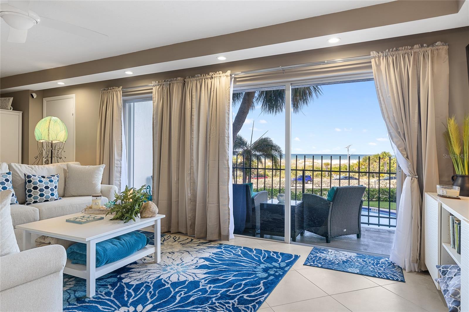 ST ARMAND TOWERS - Residential