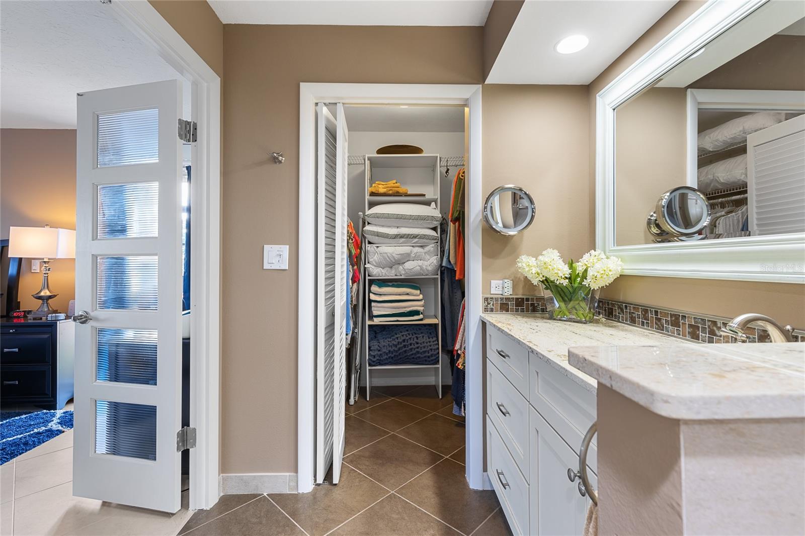 ST ARMAND TOWERS - Residential