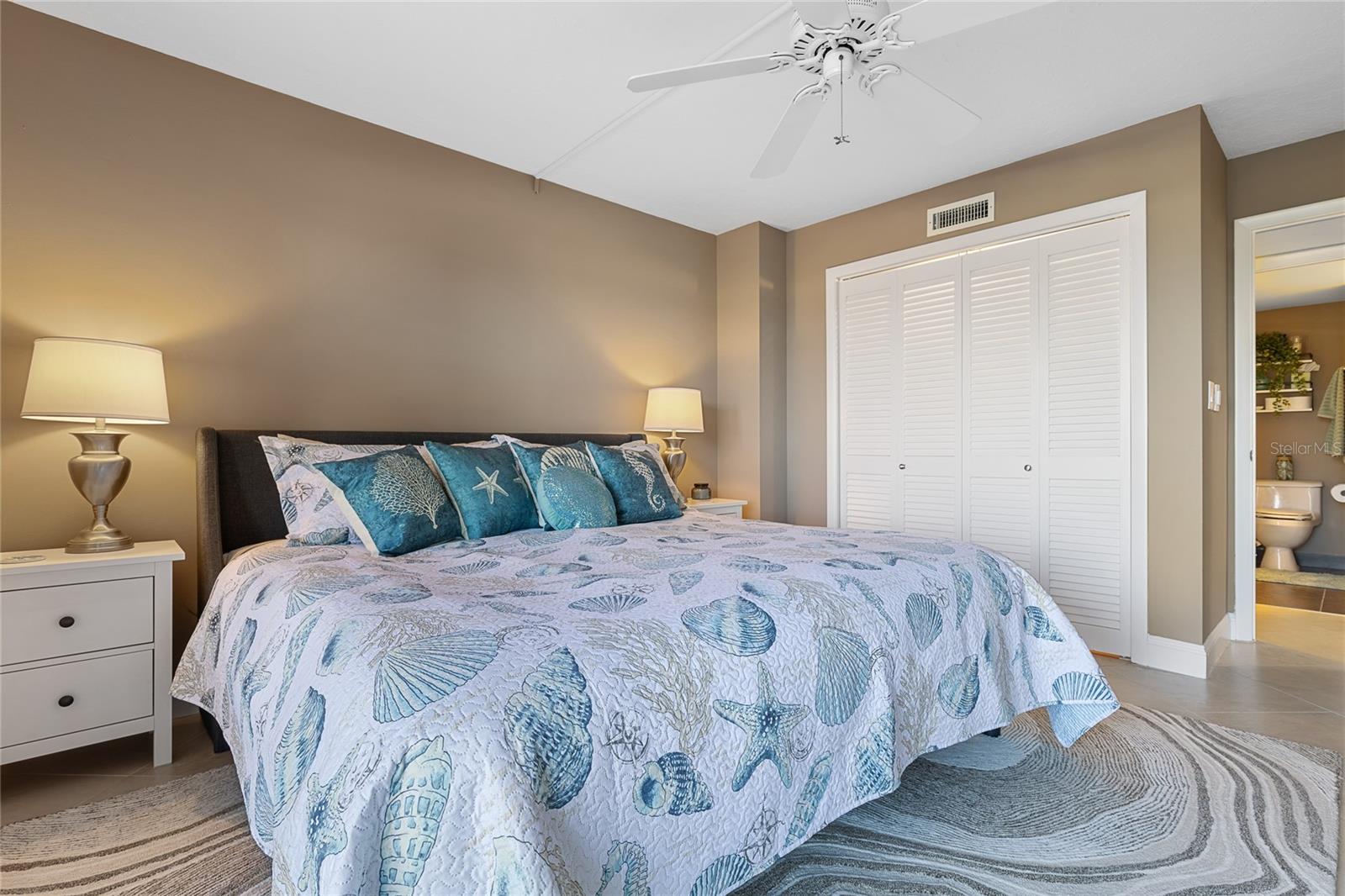 ST ARMAND TOWERS - Residential