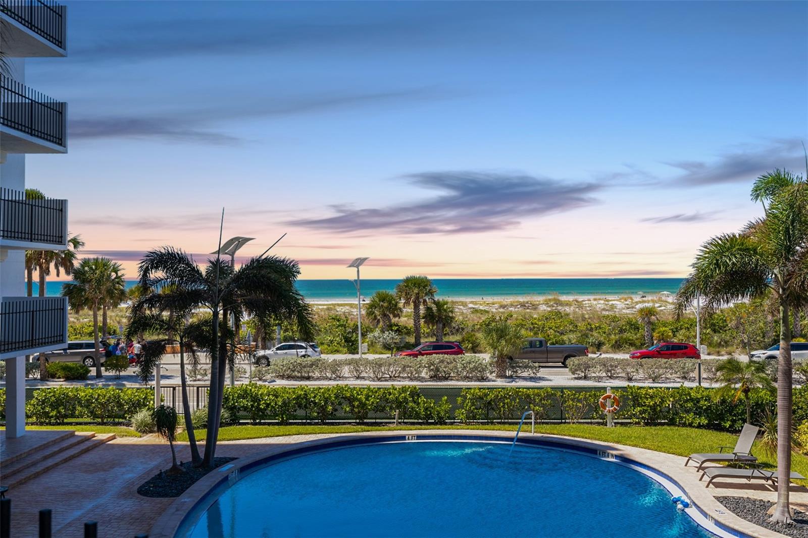 ST ARMAND TOWERS - Residential