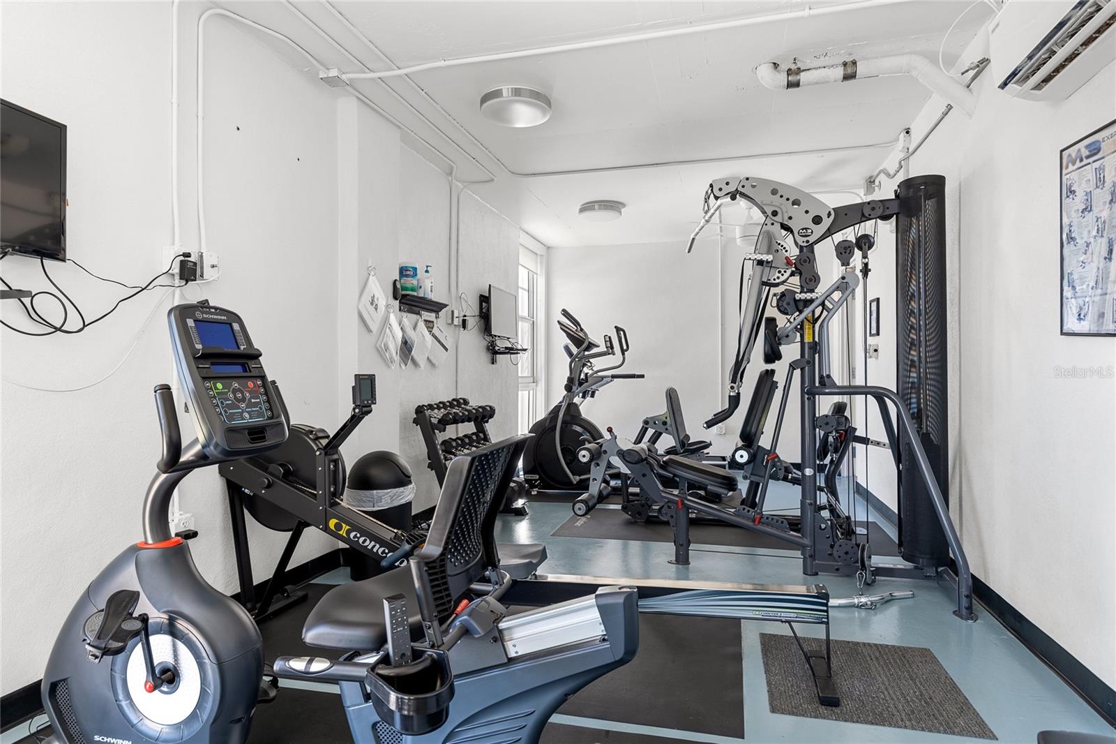 ST ARMAND TOWERS - Residential