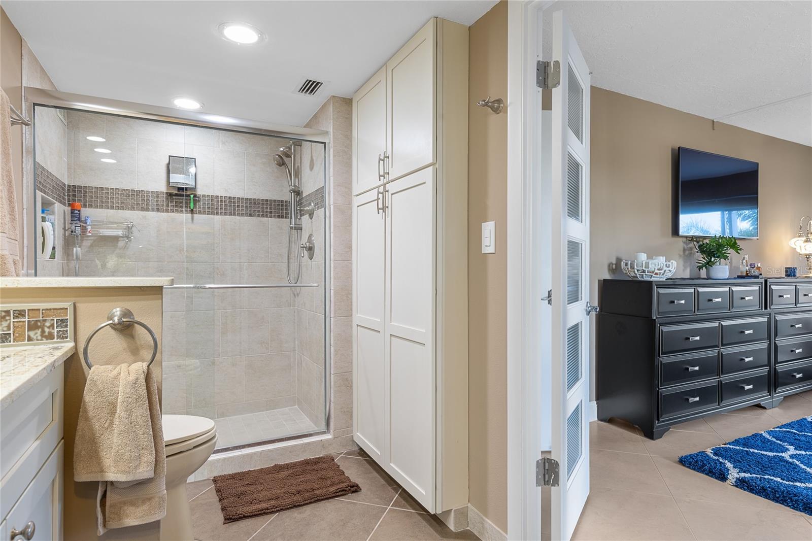 ST ARMAND TOWERS - Residential