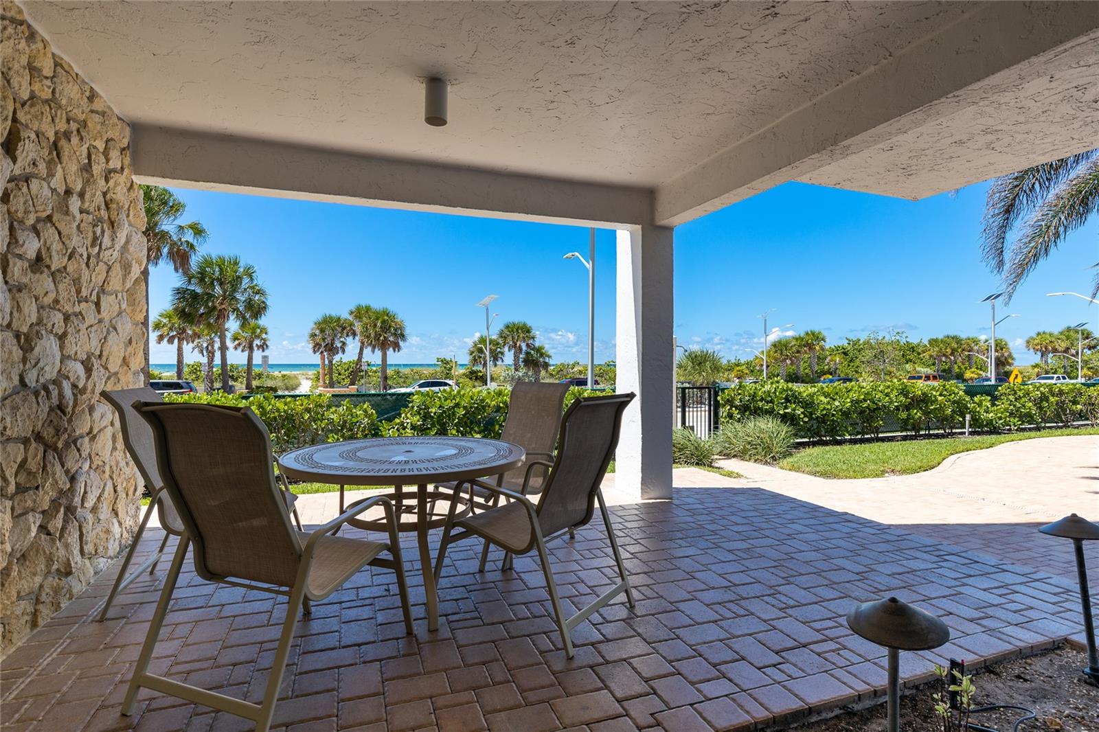 ST ARMAND TOWERS - Residential