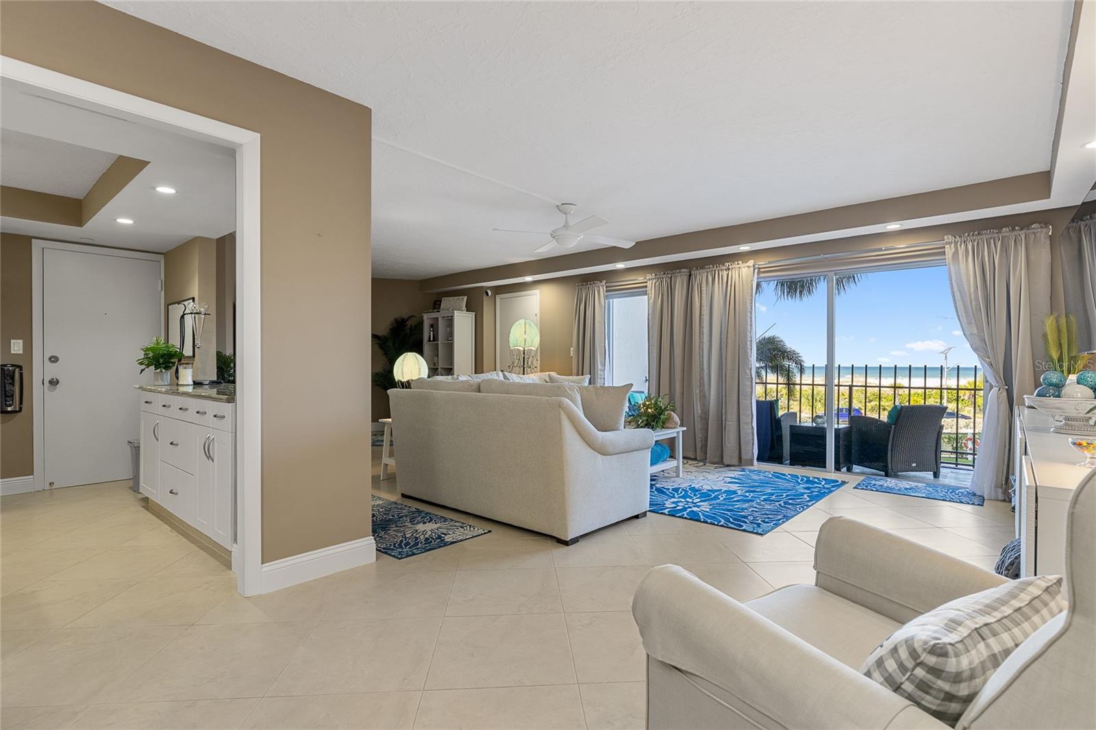 ST ARMAND TOWERS - Residential