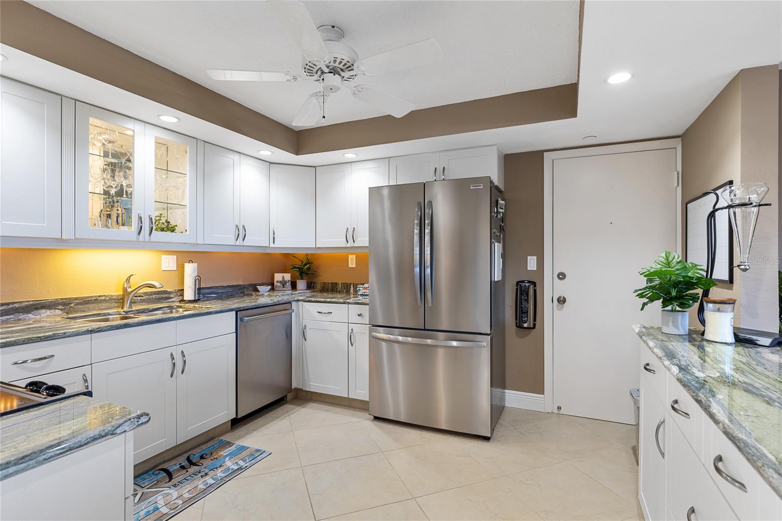 ST ARMAND TOWERS - Residential