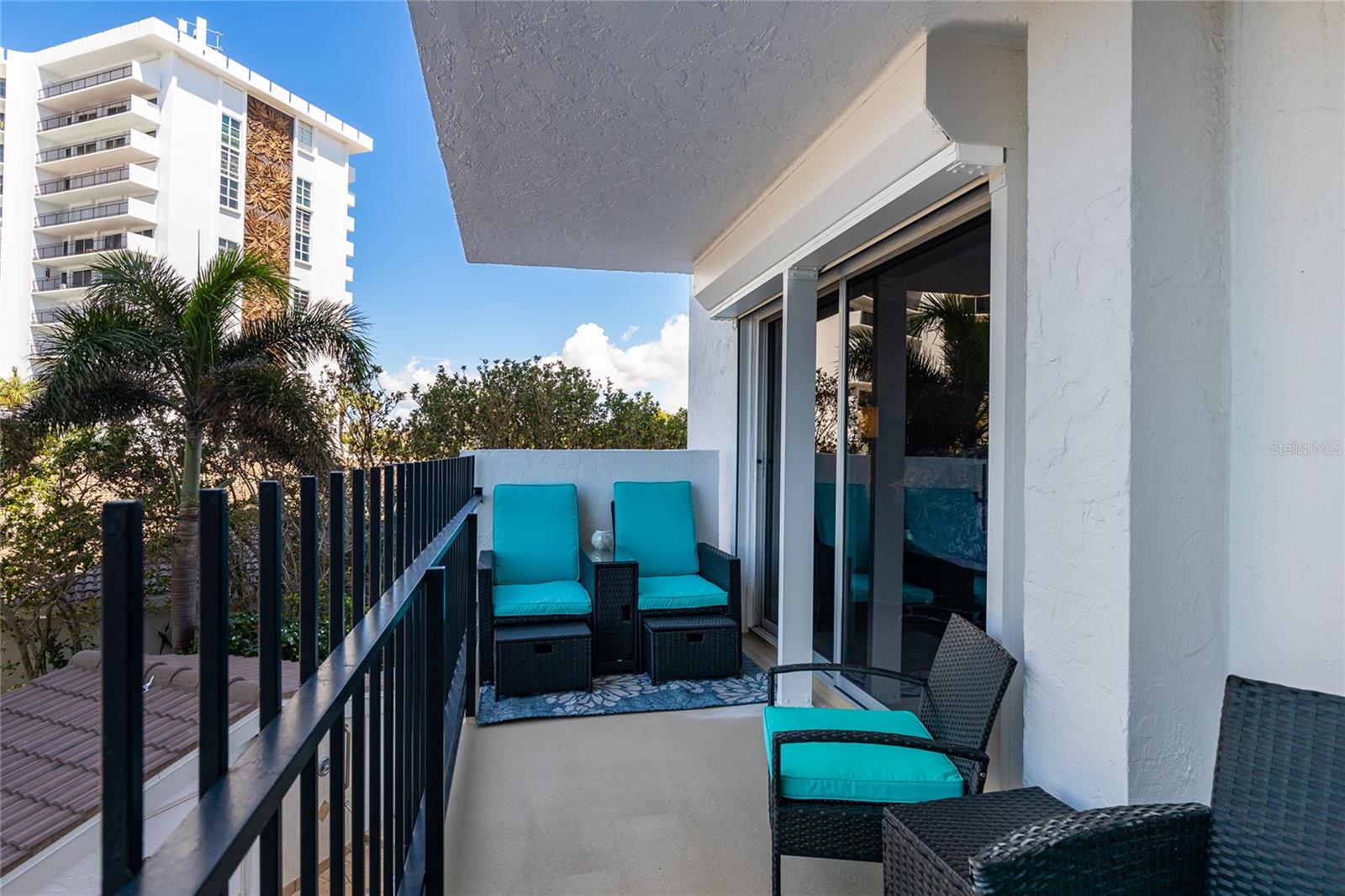 ST ARMAND TOWERS - Residential