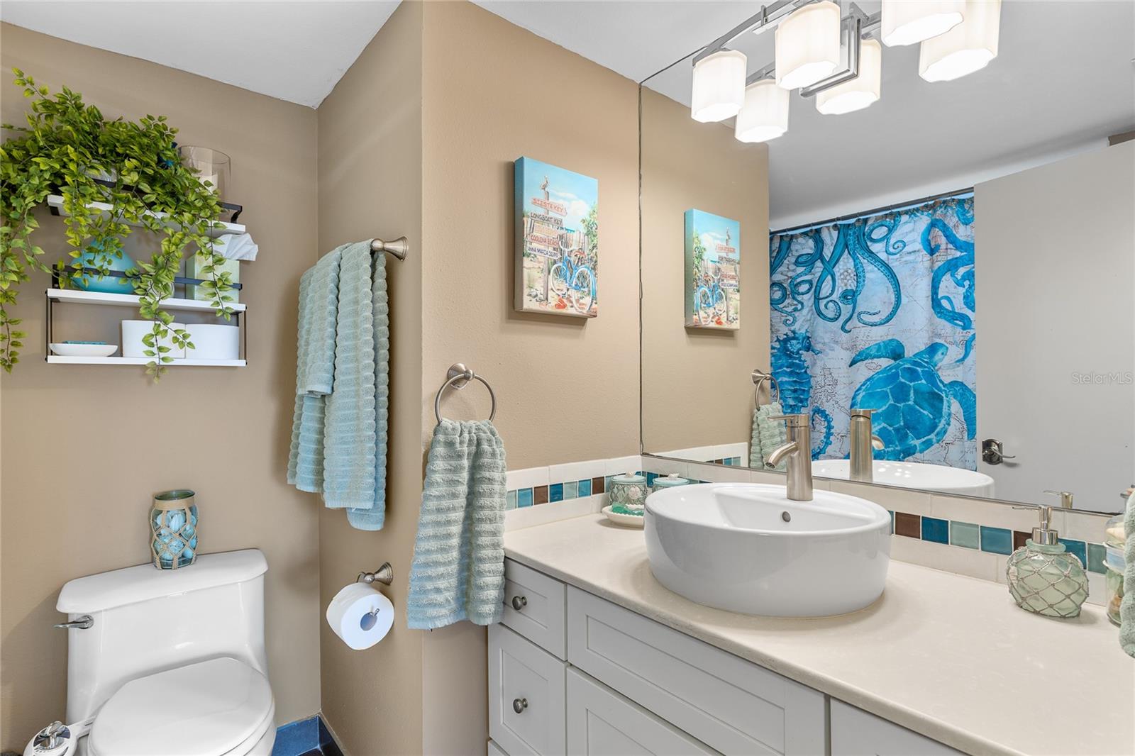 ST ARMAND TOWERS - Residential