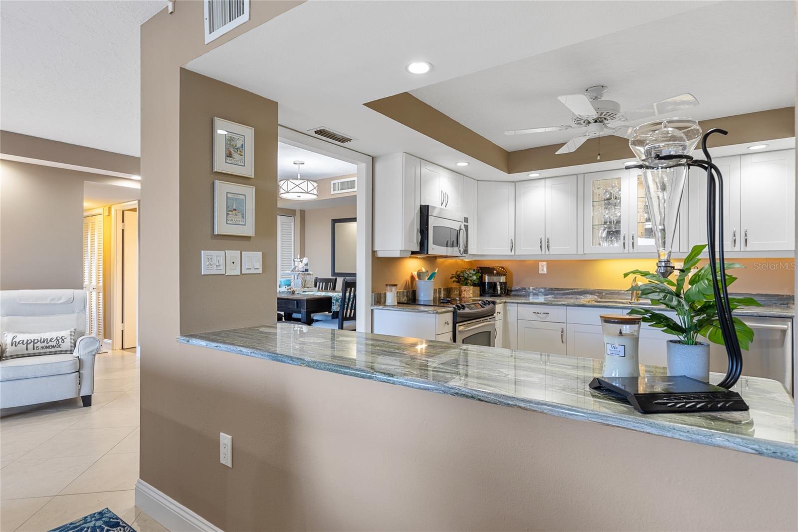 ST ARMAND TOWERS - Residential