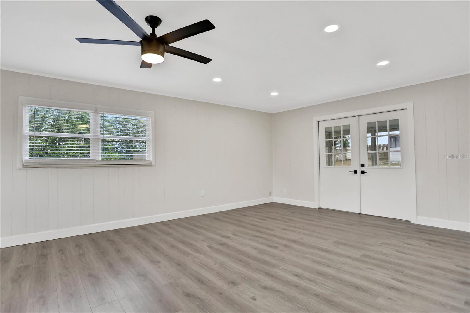 HILLCREST MANOR - Residential